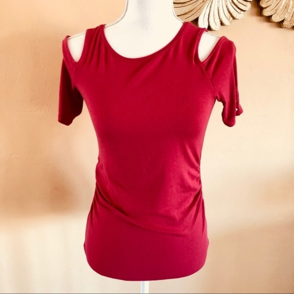 White House Black Market Cold Shoulder Keyhole